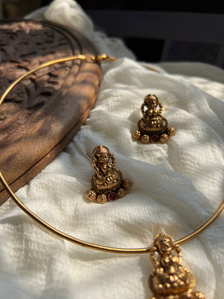 Lakshmi kemp matte hasli with studs