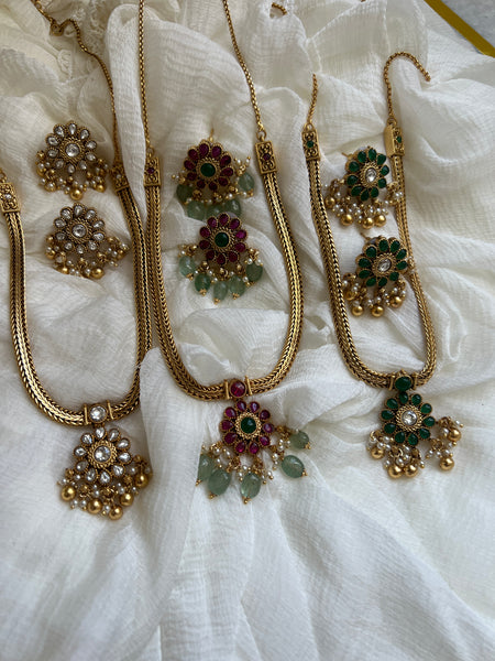 Vintage kemp flower attigai with studs