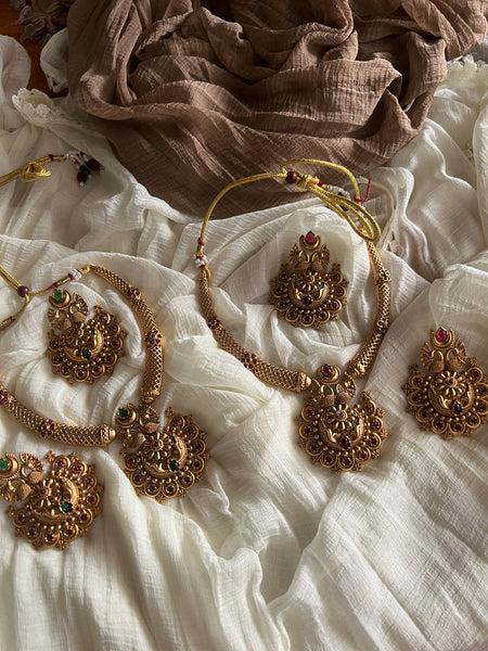 Antique matte stiff necklace with Chaandbalis