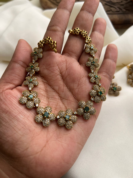 Stone flower necklace with earrings