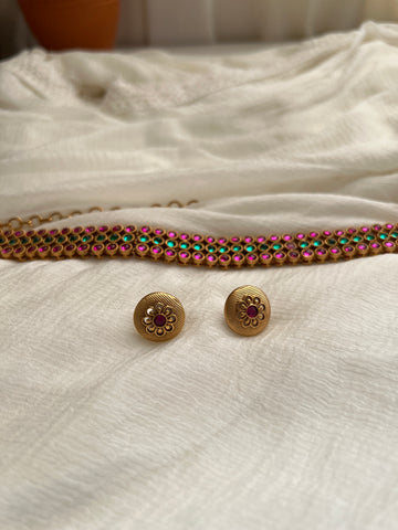 Minimal Kemp modern choker with studs