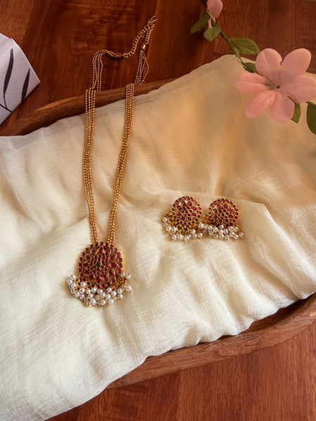 Kemp pendant with Maala and studs