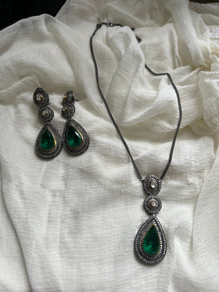 Victorian inspired emerald pendant with earrings