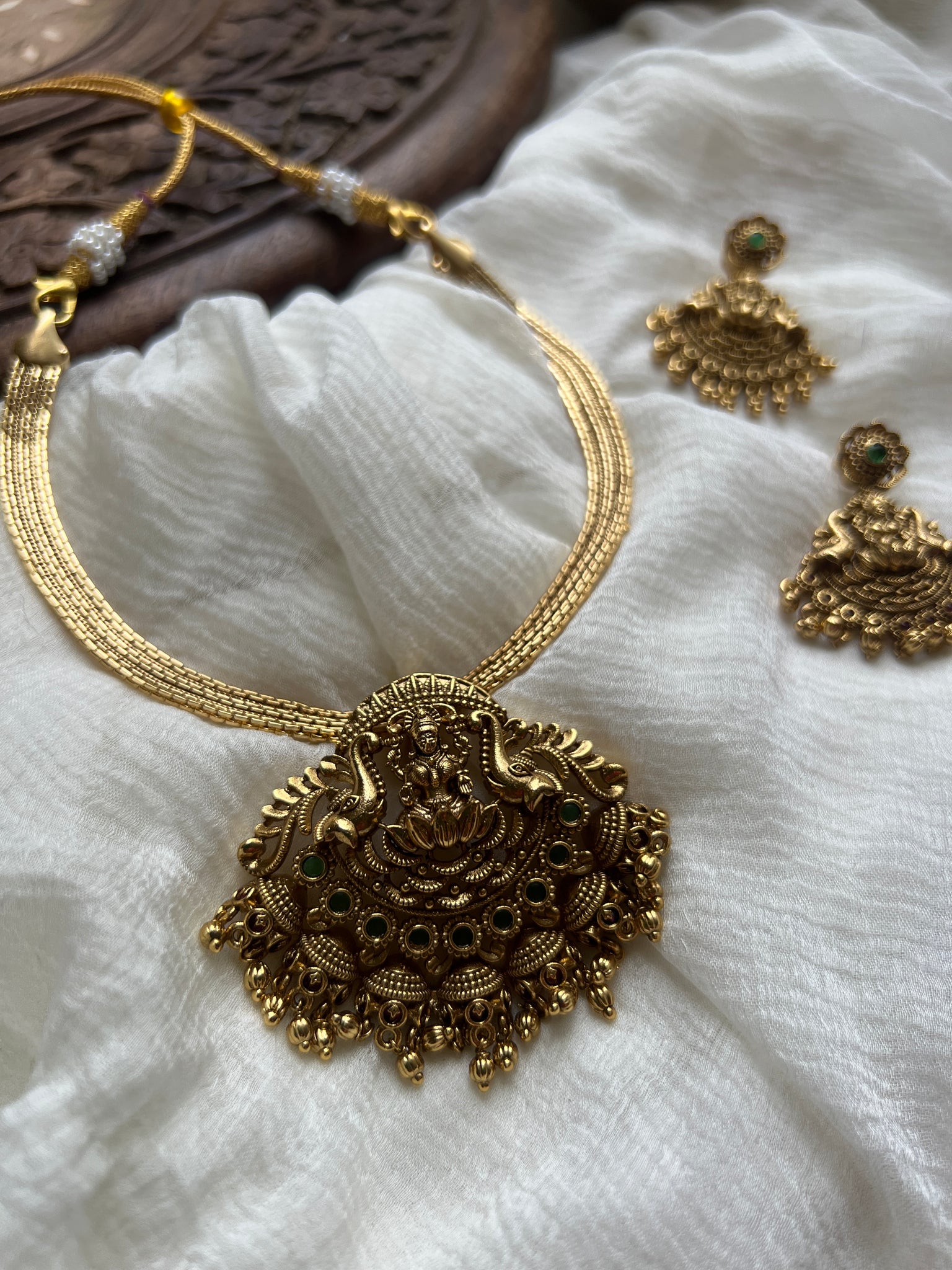Nagas Lakshmi pendant choker with Chaandbalis