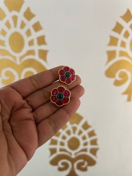 Kundan flower studs
