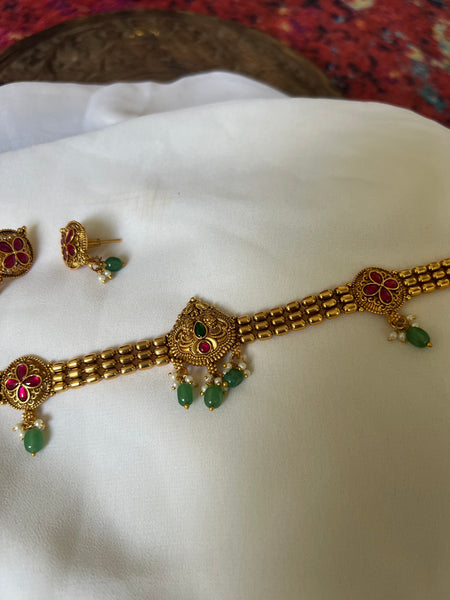 Kundan antique choker with studs
