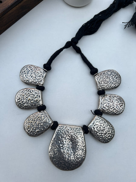 Tribal bead thread necklace