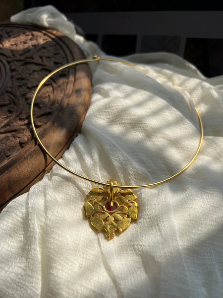 Navaratna Kundan pendant in hasli