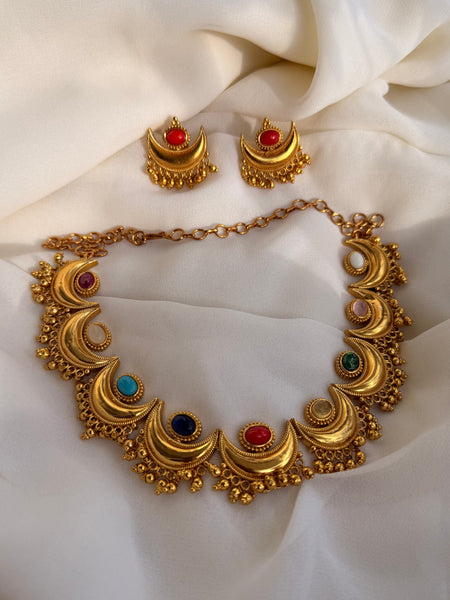 Navaratna chaand Necklace Set With Studs