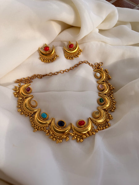Navaratna chaand Necklace Set With Studs