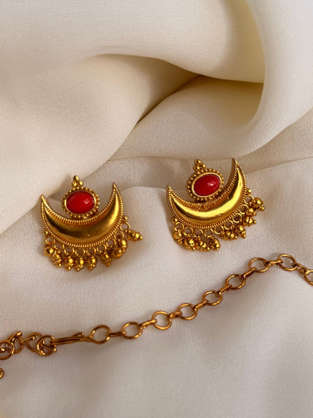 Navaratna chaand Necklace Set With Studs