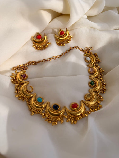 Navaratna chaand Necklace Set With Studs