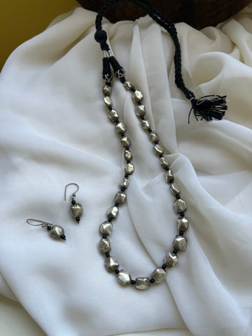 Silver stone maala with hook earrings