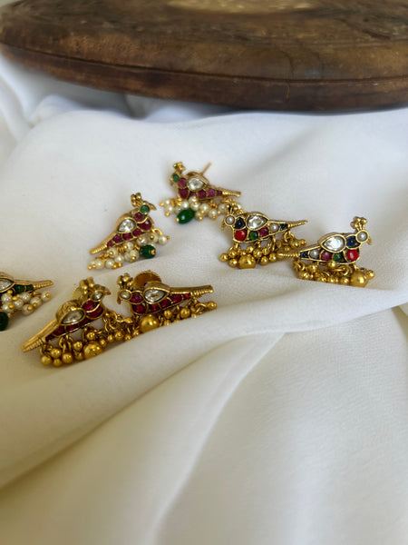 Kemp parrot studs