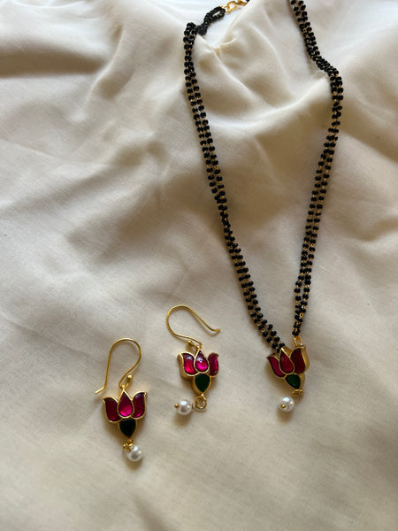 Kundan lotus mangalsutra with studs