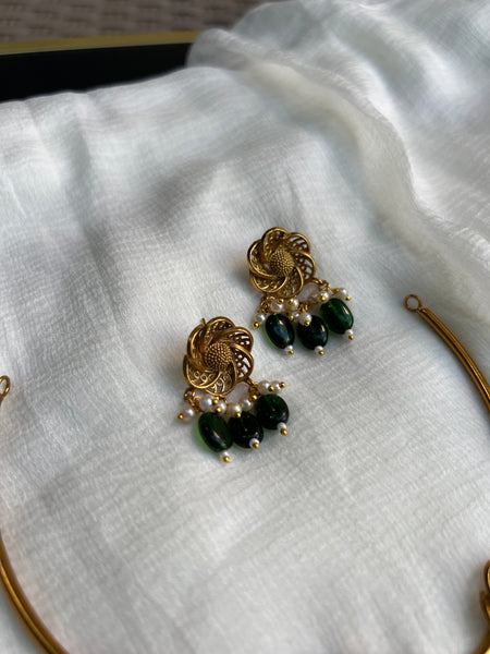 Enamel lotus Hasli with studs