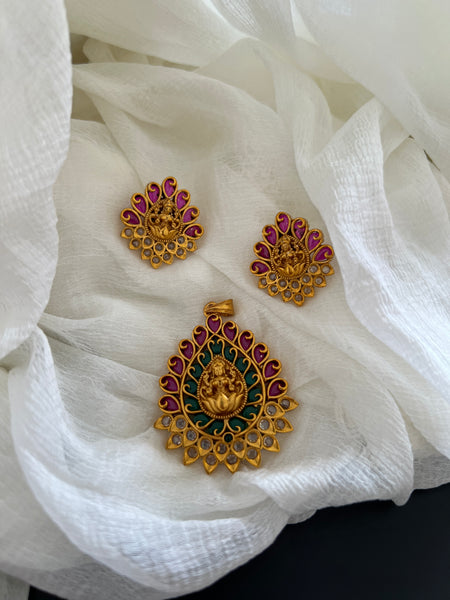 Lakshmi kemp pendant with studs