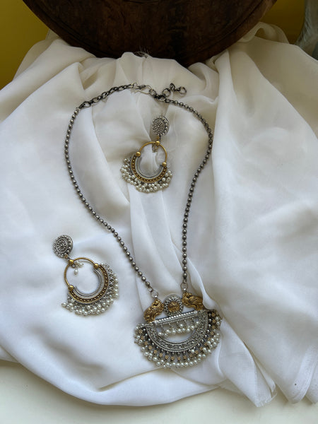 Dual tone Chand pendant maala with earrings
