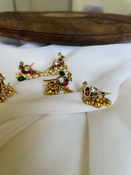 Kemp parrot studs