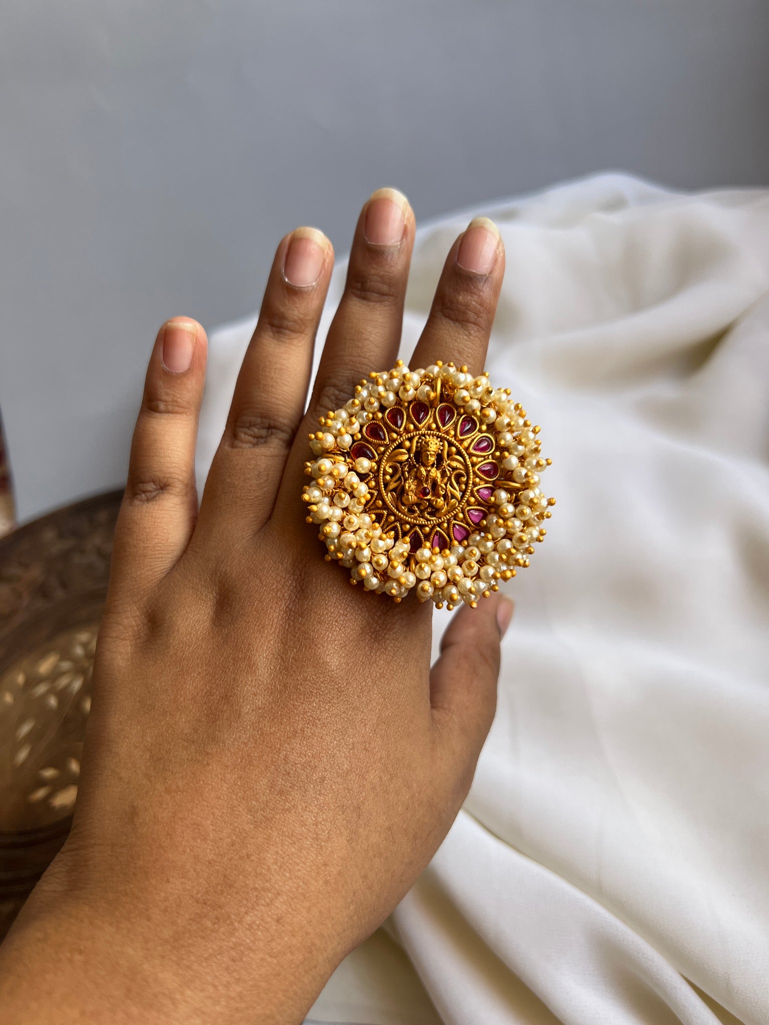 White Delicate Finger Ring with Mother Of Pearl