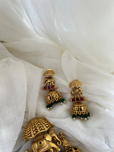 Antique elephant pendant with earrings