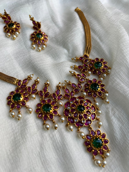 Kemp floral choker with earrings