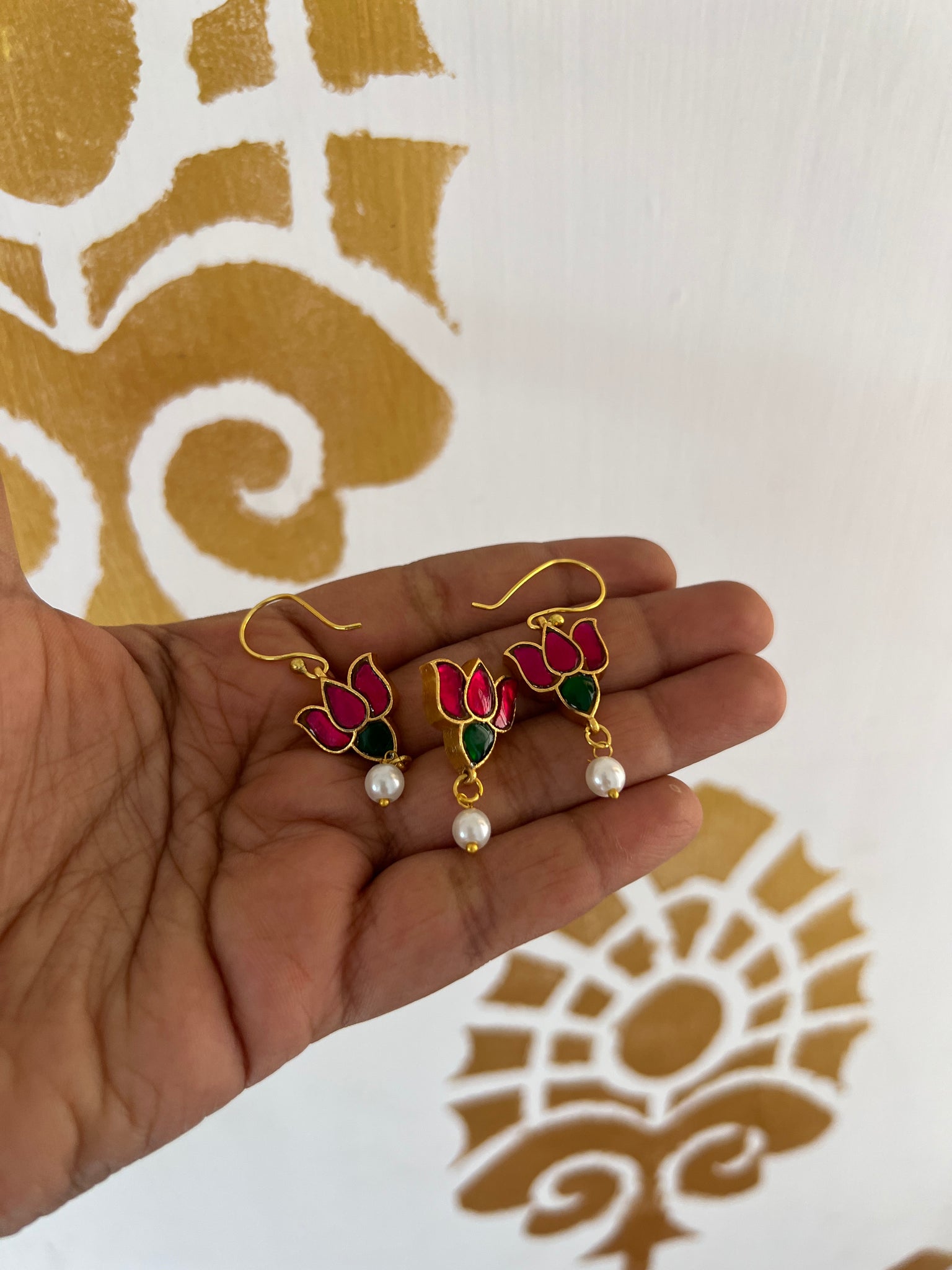 Kundan lotus pendant with hook earrings