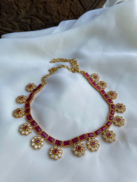Elegant flower necklace with studs - Design B
