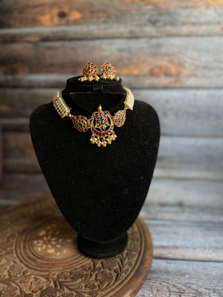 Kemp cluster Pearl choker with studs