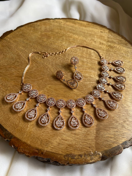 Ad oval princess necklace with studs