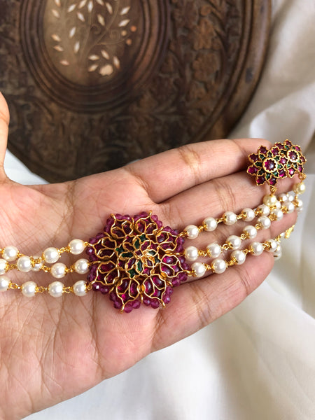 Kemp flower pendant pearl choker with studs