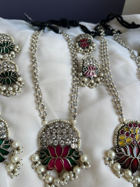 Enamel lotus stone pendant maala with studs