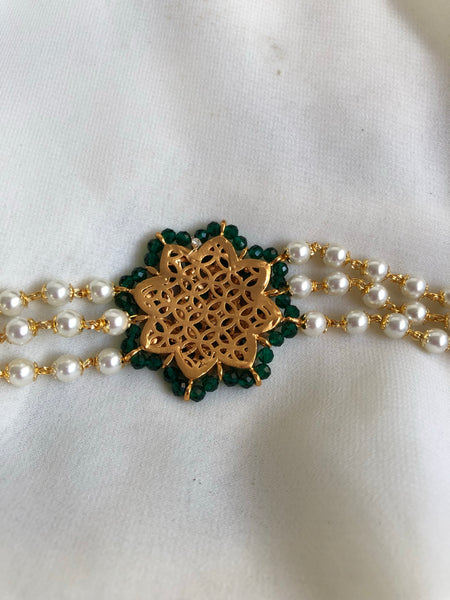 Kemp flower pendant pearl choker with studs