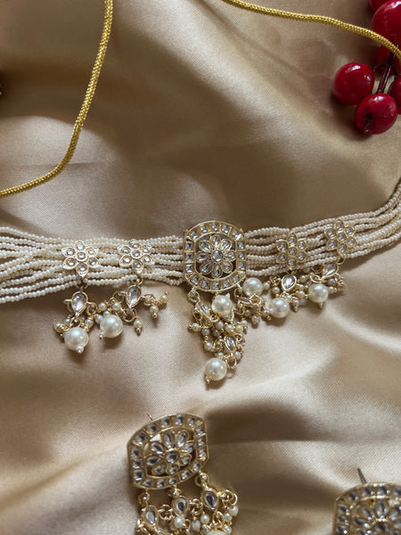 Kundan like Pearl choker with studs