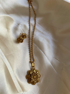 Flower antique pendant maala with studs