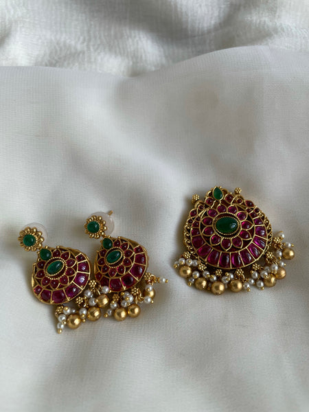 Reversible Kemp pendant with earrings with Lakshmi Nagas work