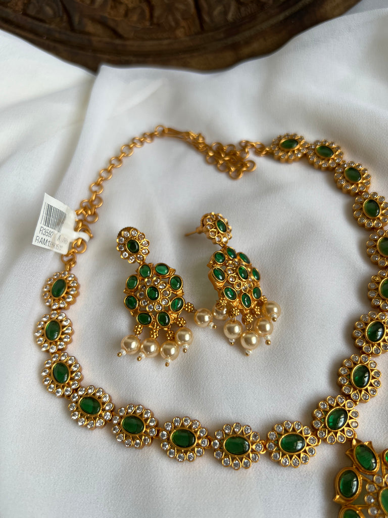 Green kemp stone shop necklace
