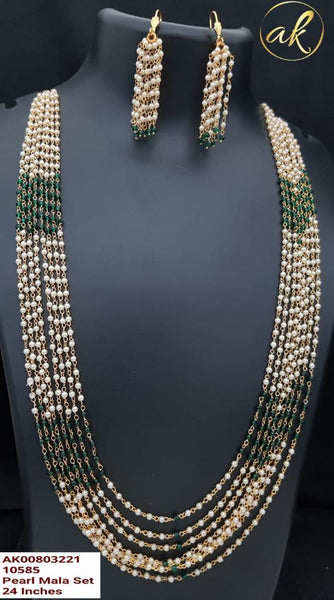 Tiny pearl Maala In emerald with earrings