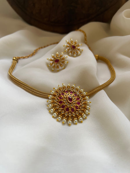 Kemp flower choker with studs
