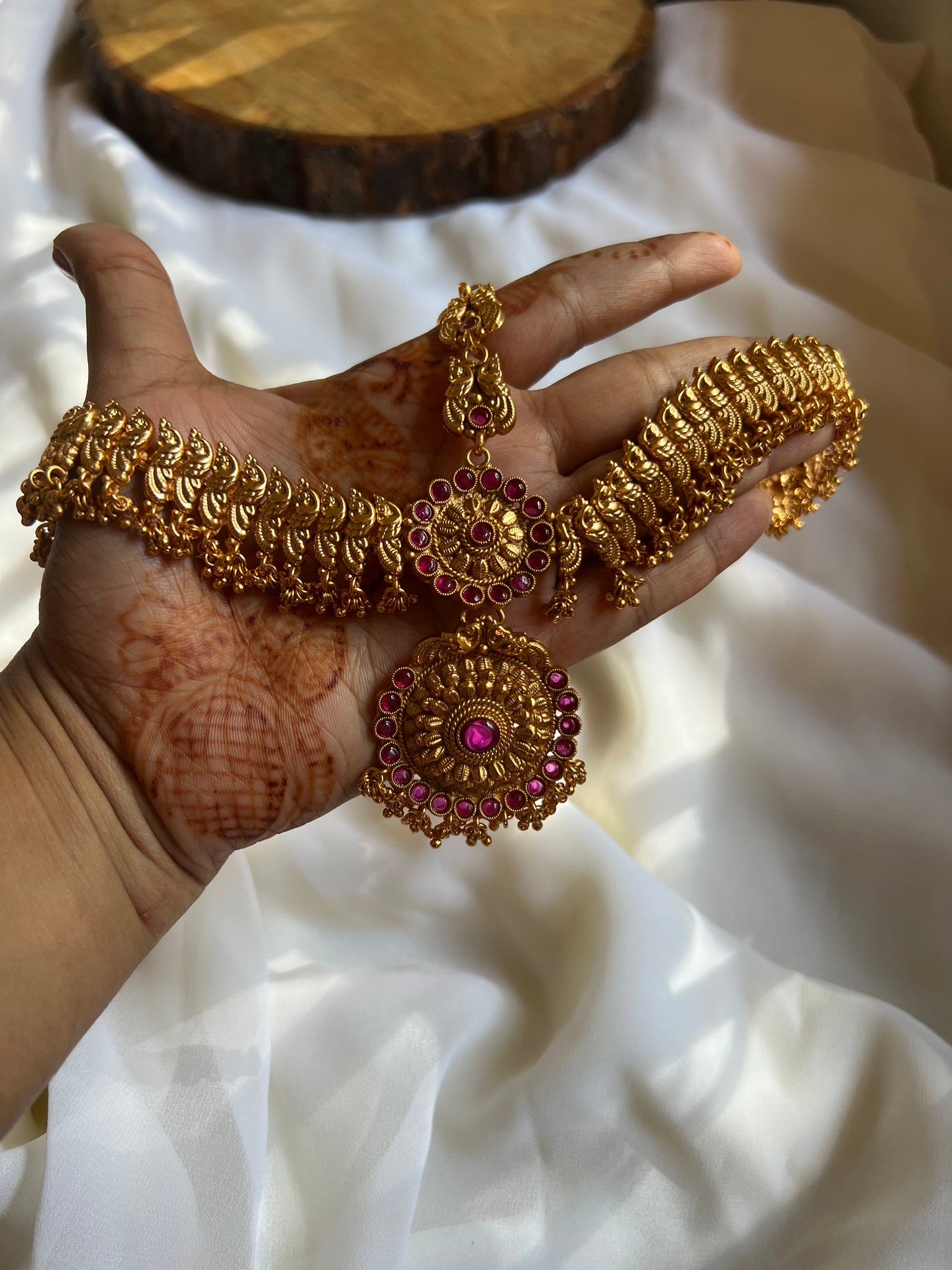 Kemp bridal full head nethi chutti