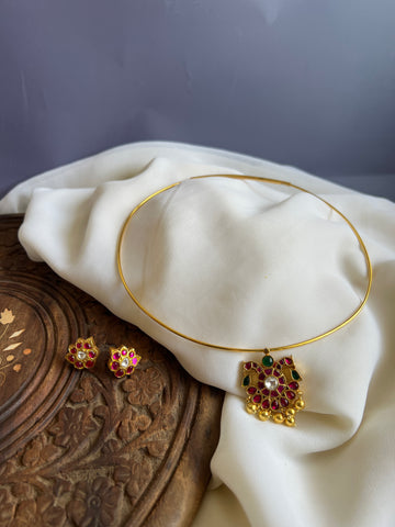 Kundan peacock hasli with studs