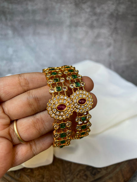 Kemp flower Emerald bangles
