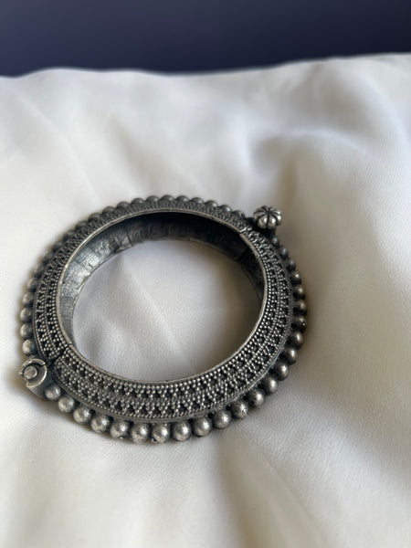 Oxidised kada bangle