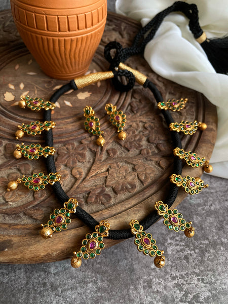Kemp manga thread necklace with studs