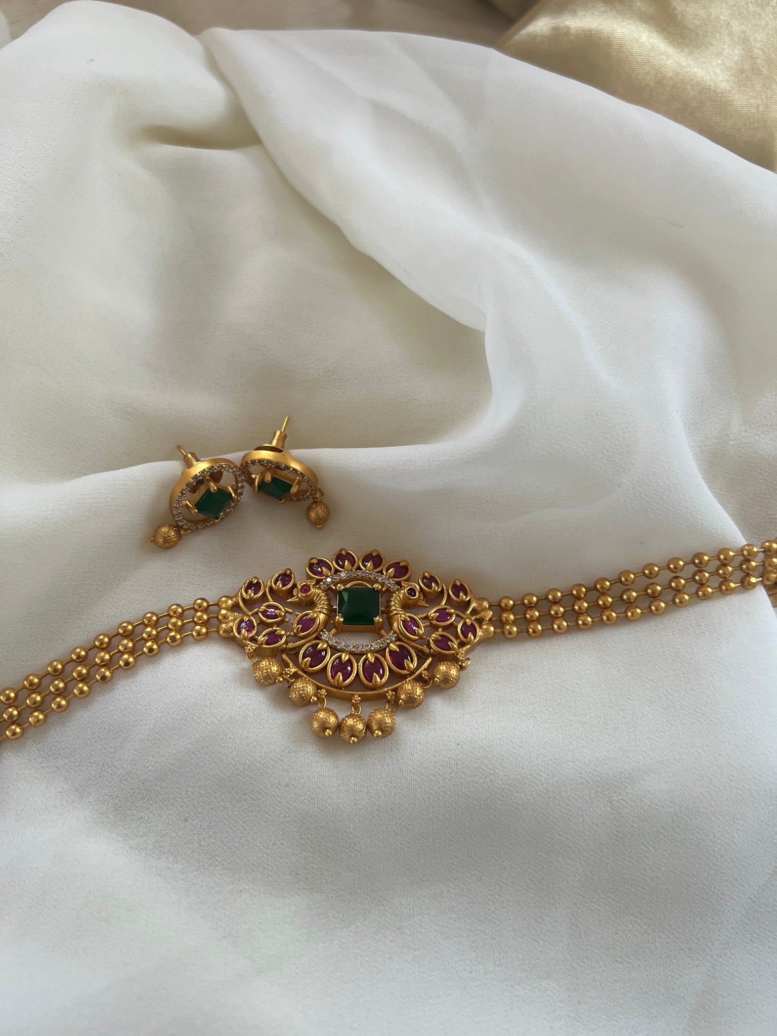 Kid friendly kemp choker with studs