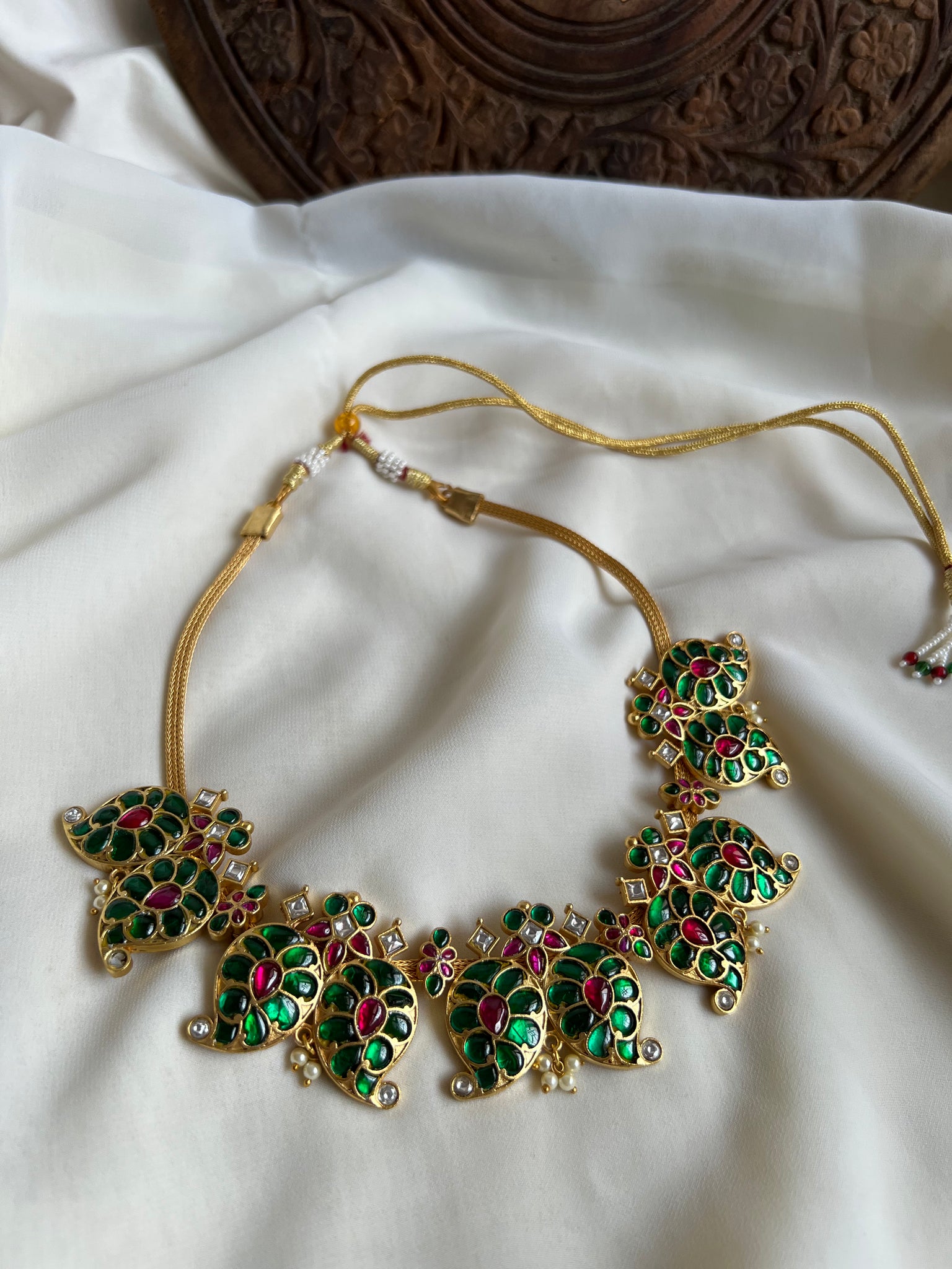 Emerald manga necklace