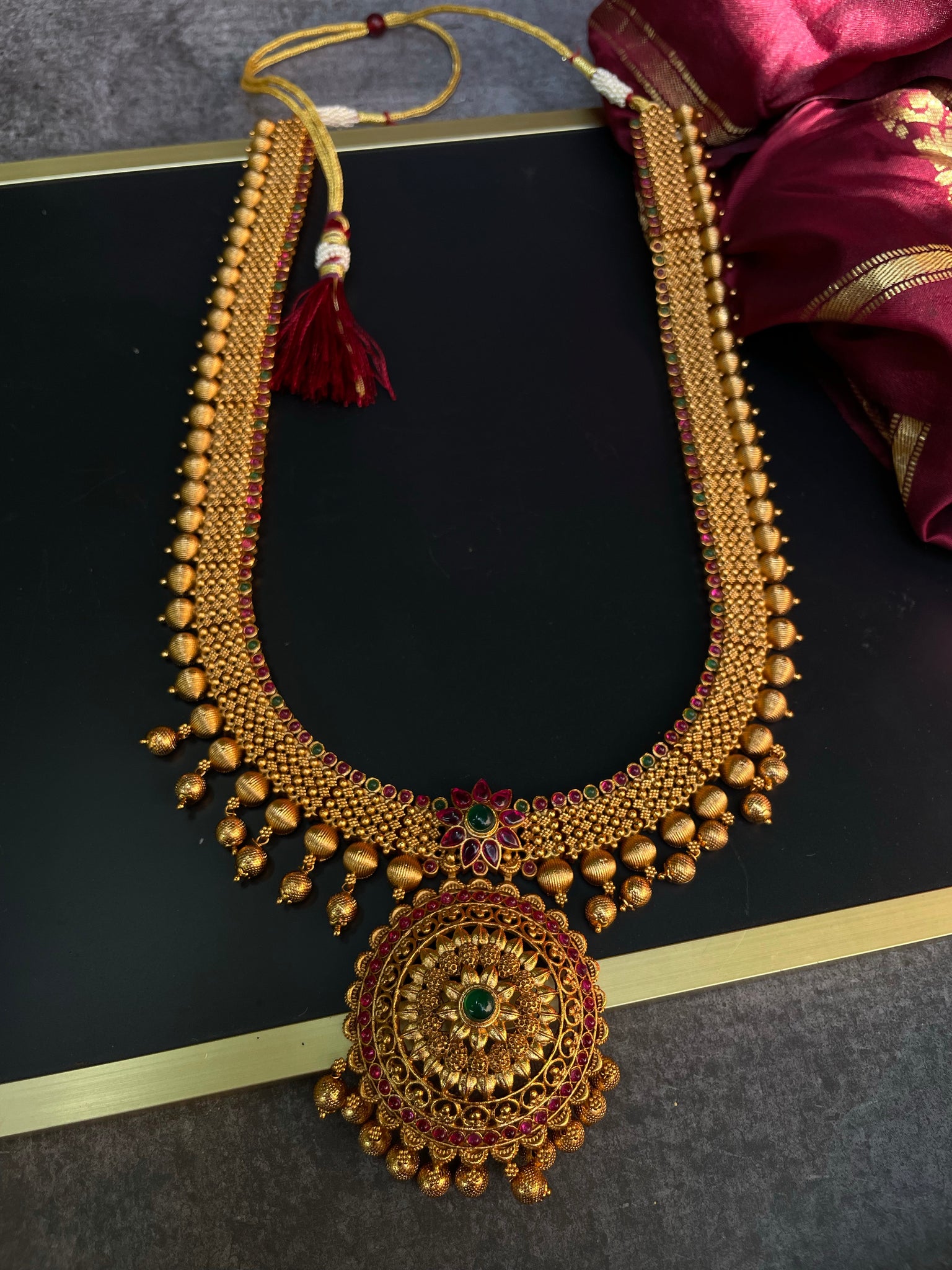 Non idol kemp bridal necklace set
