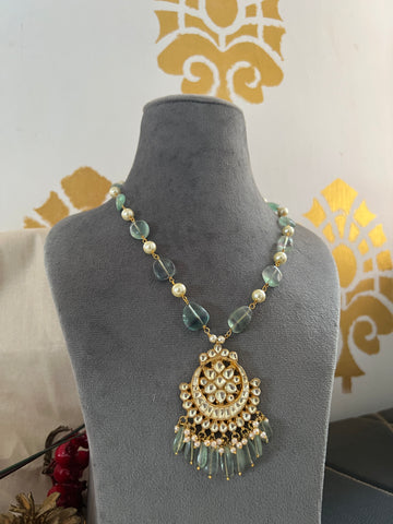 Kundan pendant with bead maala