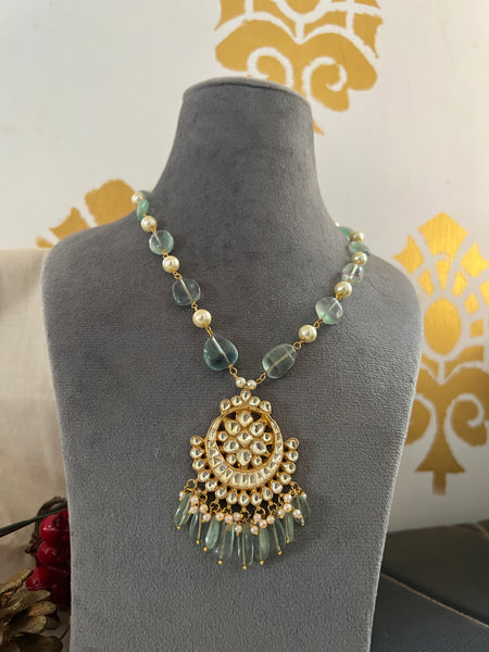 Kundan pendant with bead maala