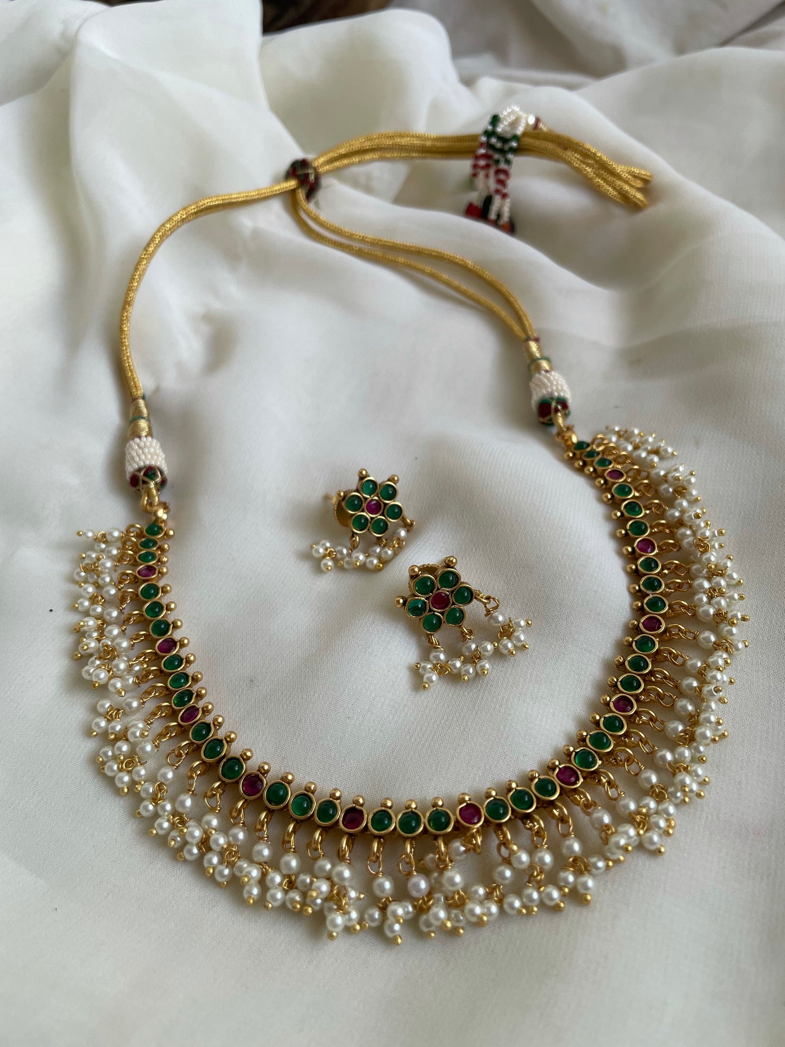 Kid friendly delicate kemp necklace with studs